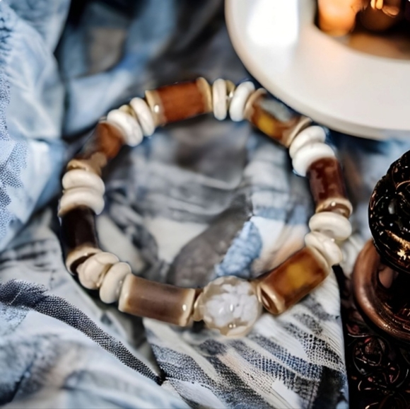 Earth tone beaded Bracelet - Picture 3 of 9